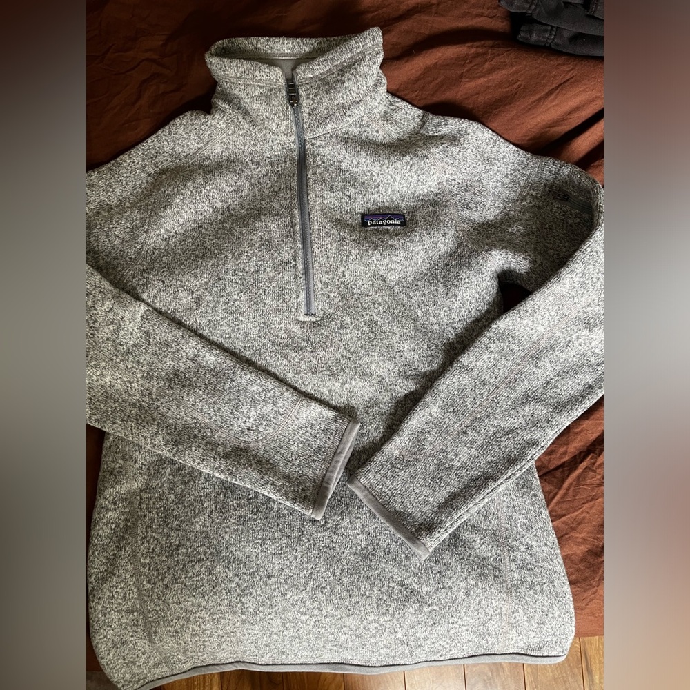 Women’s Patagonia quarter zip - Picture 2 of 2